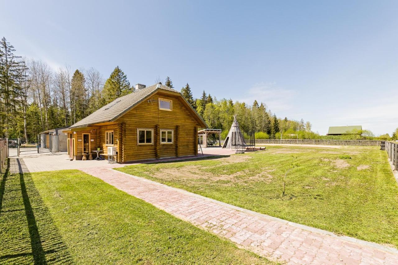 Kajamaa Holiday Home Saku Bagian luar foto